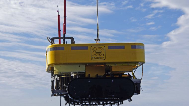 Robot Working One Year Alone in the Deep Sea of the Arctic