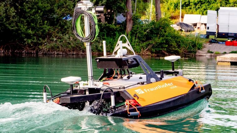 Mapping rivers and lakes with an autonomous watercraft