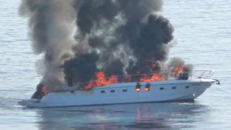 Oceanographic Vessel Rescues Pleasure Craft on Fire