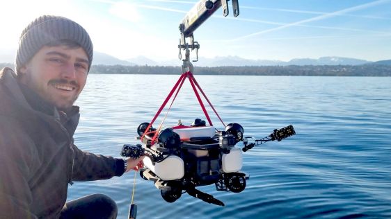 Enhancing underwater safety with compact robot technology